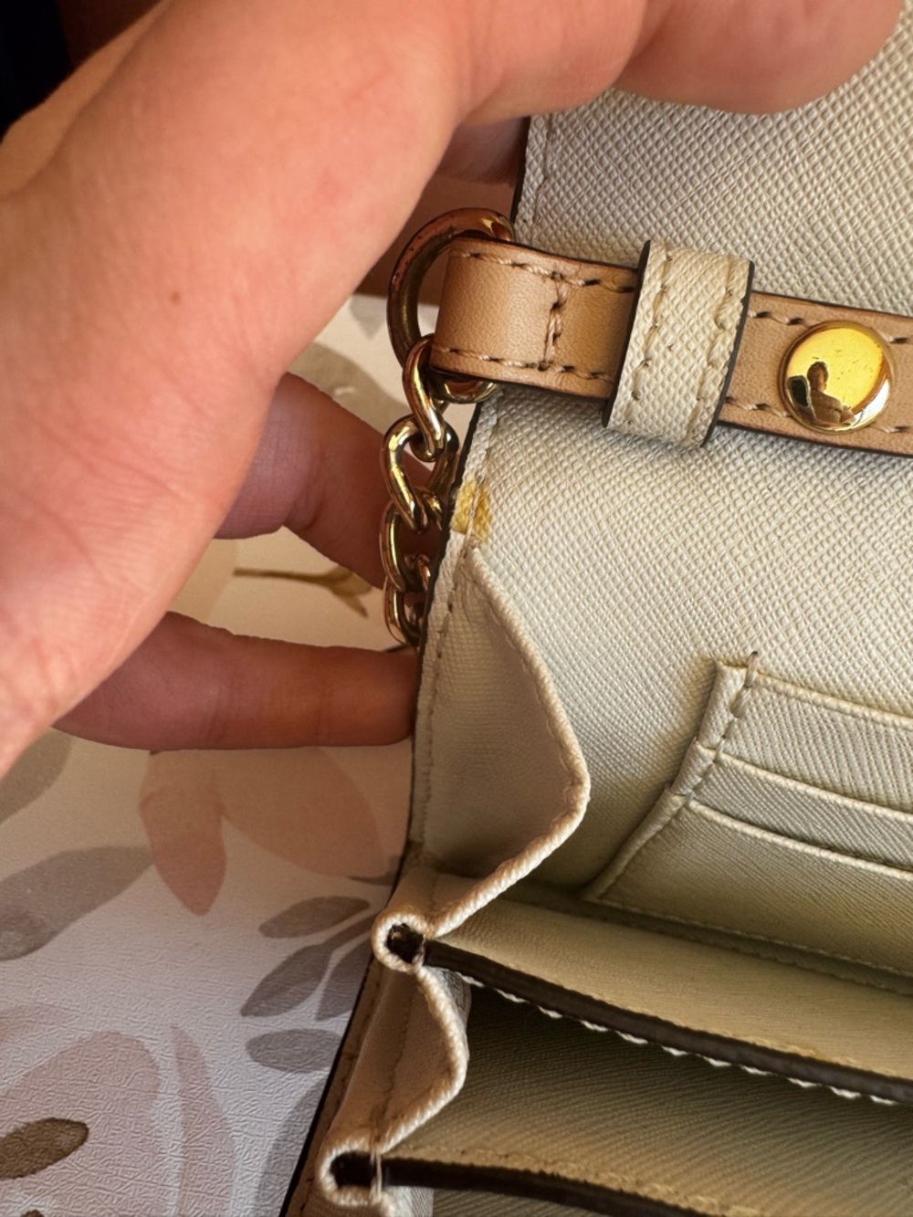 Michael Kors Beige Logo Chain Crossbody Purse/Wallet - Picture 7 of 10